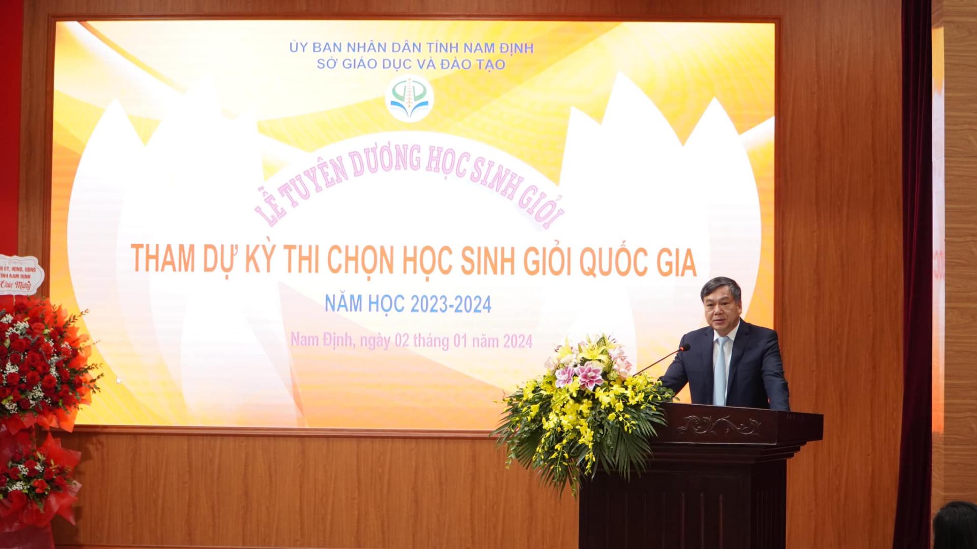 Đồng chí Trần Lê Đoài - Ủy viên BCH Tỉnh ủy, Phó Chủ tịch UBND tỉnh phát biểu tại buổi lễ.